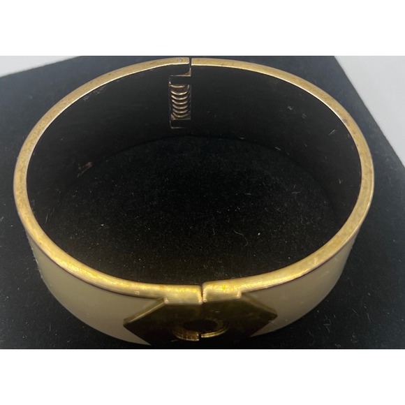 Marc by Marc Jacobs Ivory Enamel Hinged Bangle Bracelet – Wear on Front - Picture 3 of 7